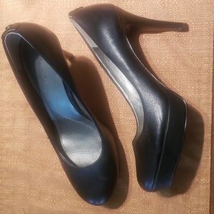 Tahari Black Leather Pumps Sofia High Heels 7.5